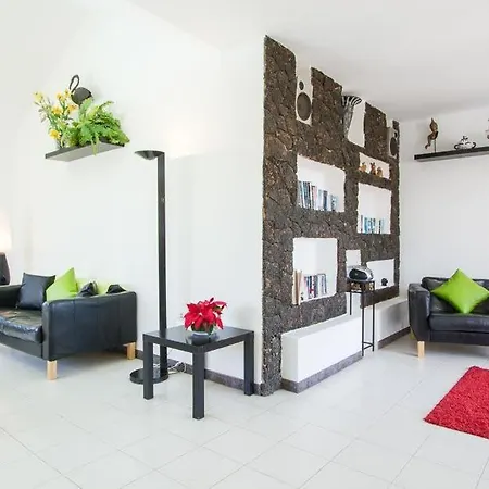 Villa In Puerto Del Carmen Sleeps 9 With Pool And Wifi Puerto del Carmen