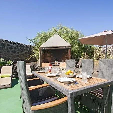 In Puerto Del Carmen Sleeps 9 With Pool And Wifi *