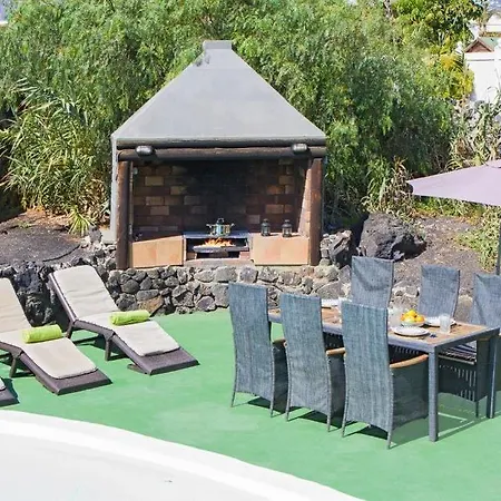 In Puerto Del Carmen Sleeps 9 With Pool And Wifi *
