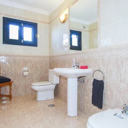 In Puerto Del Carmen Sleeps 9 With Pool And Wifi * Puerto del Carmen (Lanzarote)